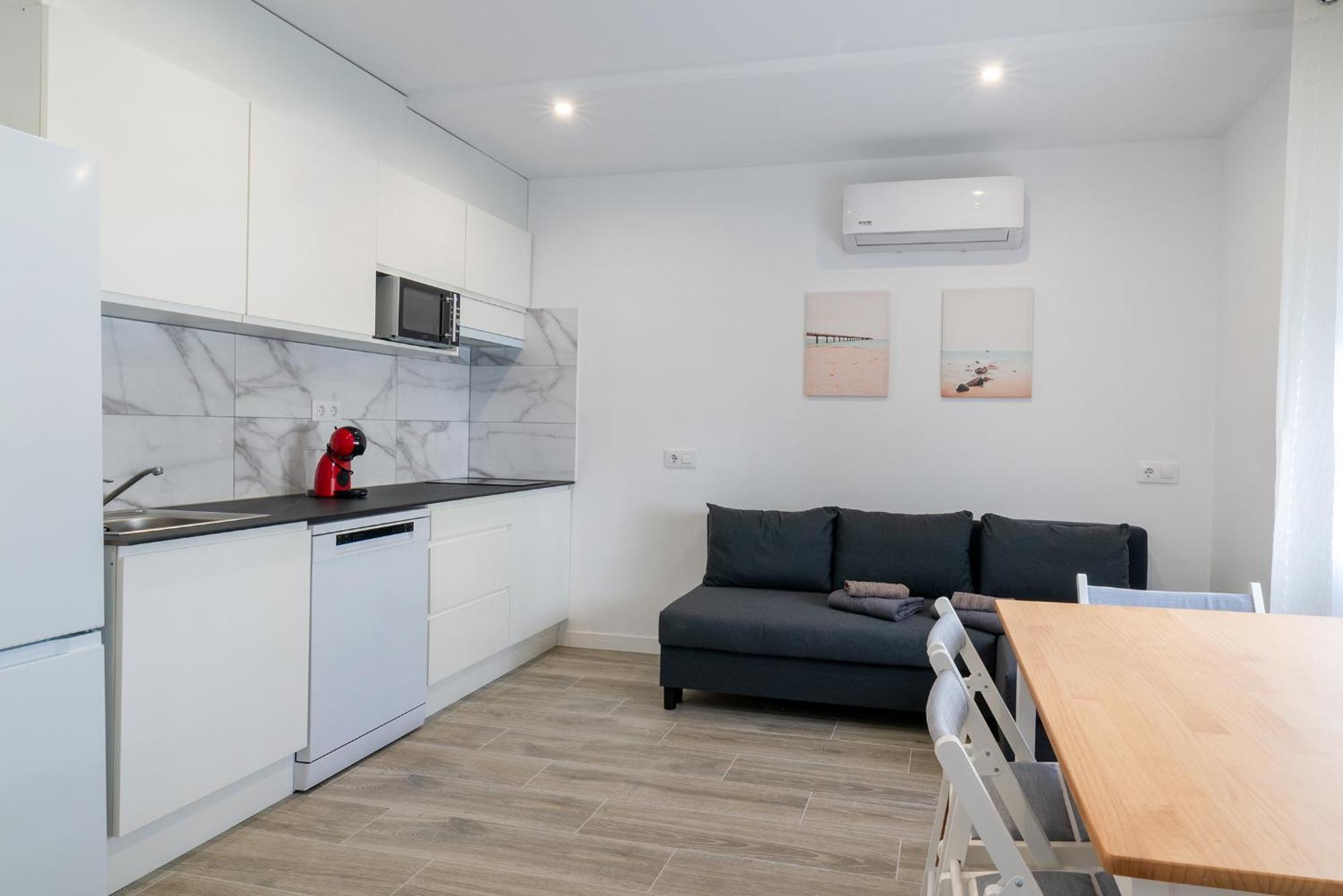 Salatan Apartments, Plaza Paris Apartment Lloret de Mar