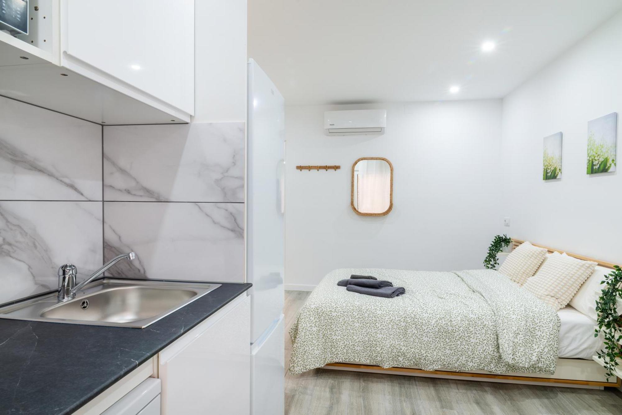 Salatan Apartments, Plaza Paris Apartment Lloret de Mar