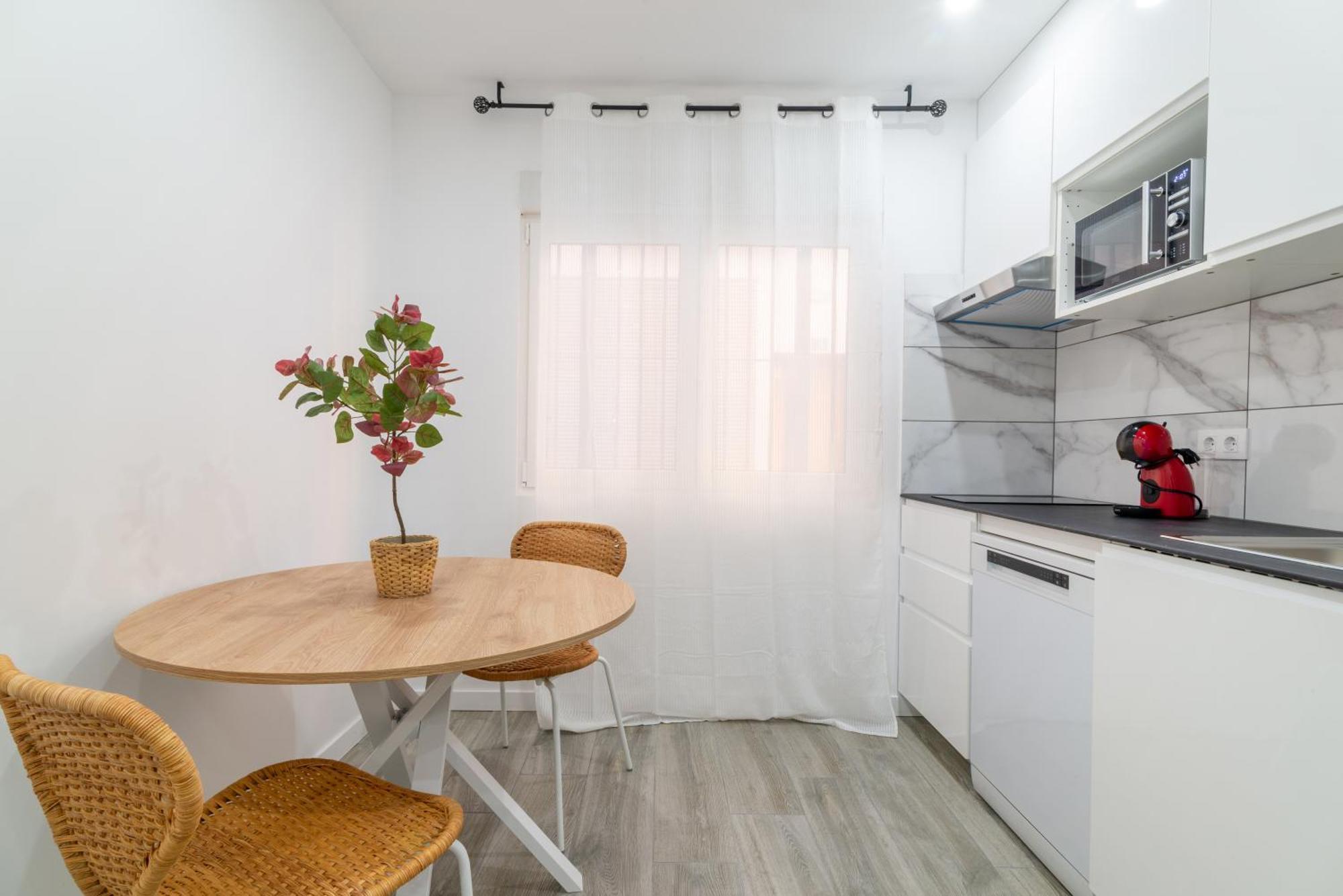 Salatan Apartments, Plaza Paris Apartment Lloret de Mar