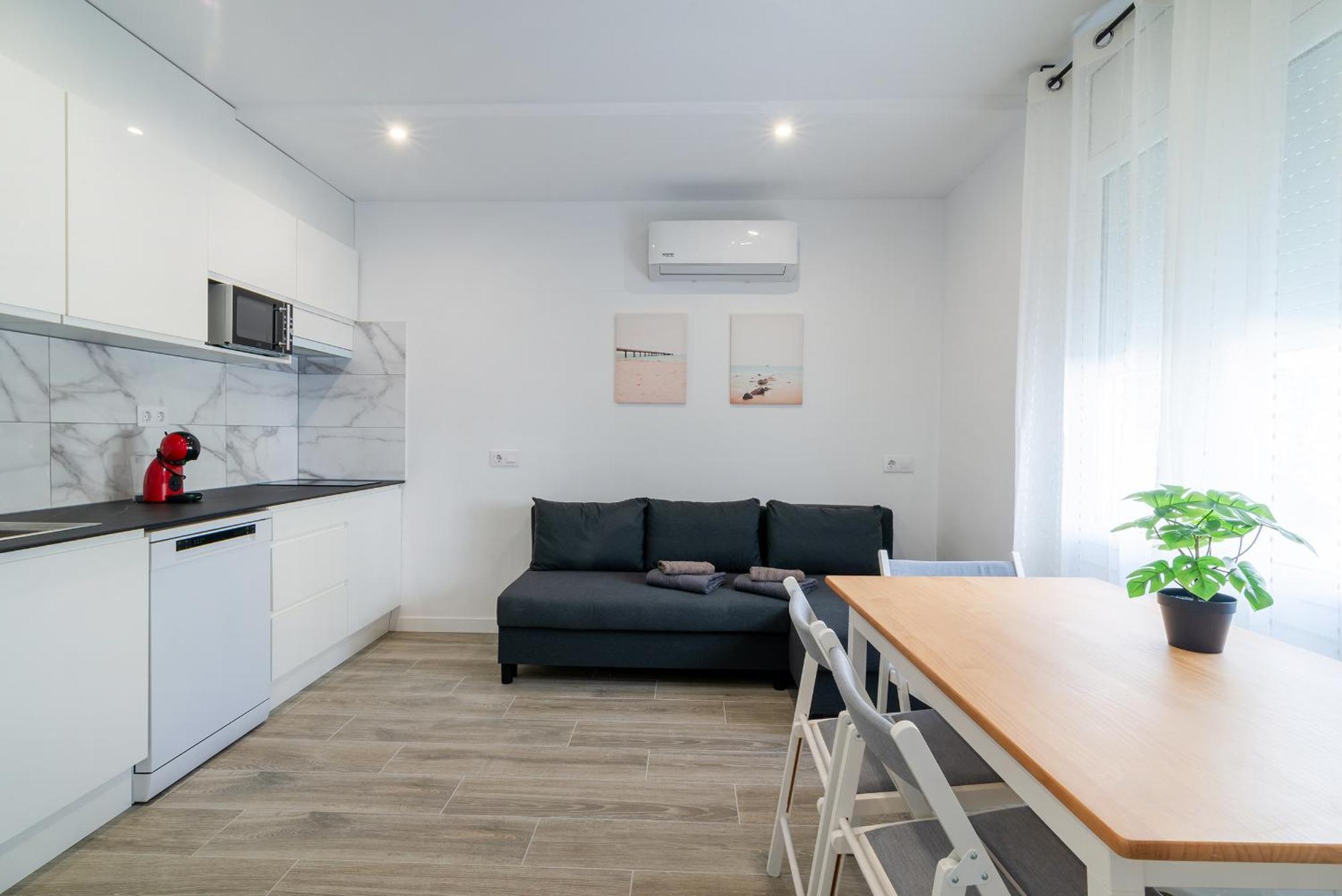 Salatan Apartments, Plaza Paris Apartment Lloret de Mar