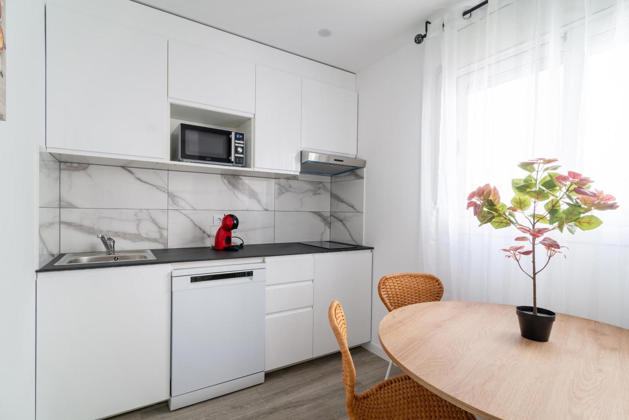 Salatan Apartments, Plaza Paris Apartment Lloret de Mar
