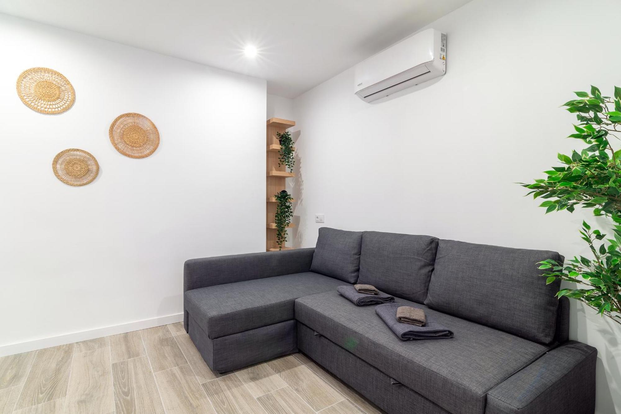 Salatan Apartments, Plaza Paris Apartment *