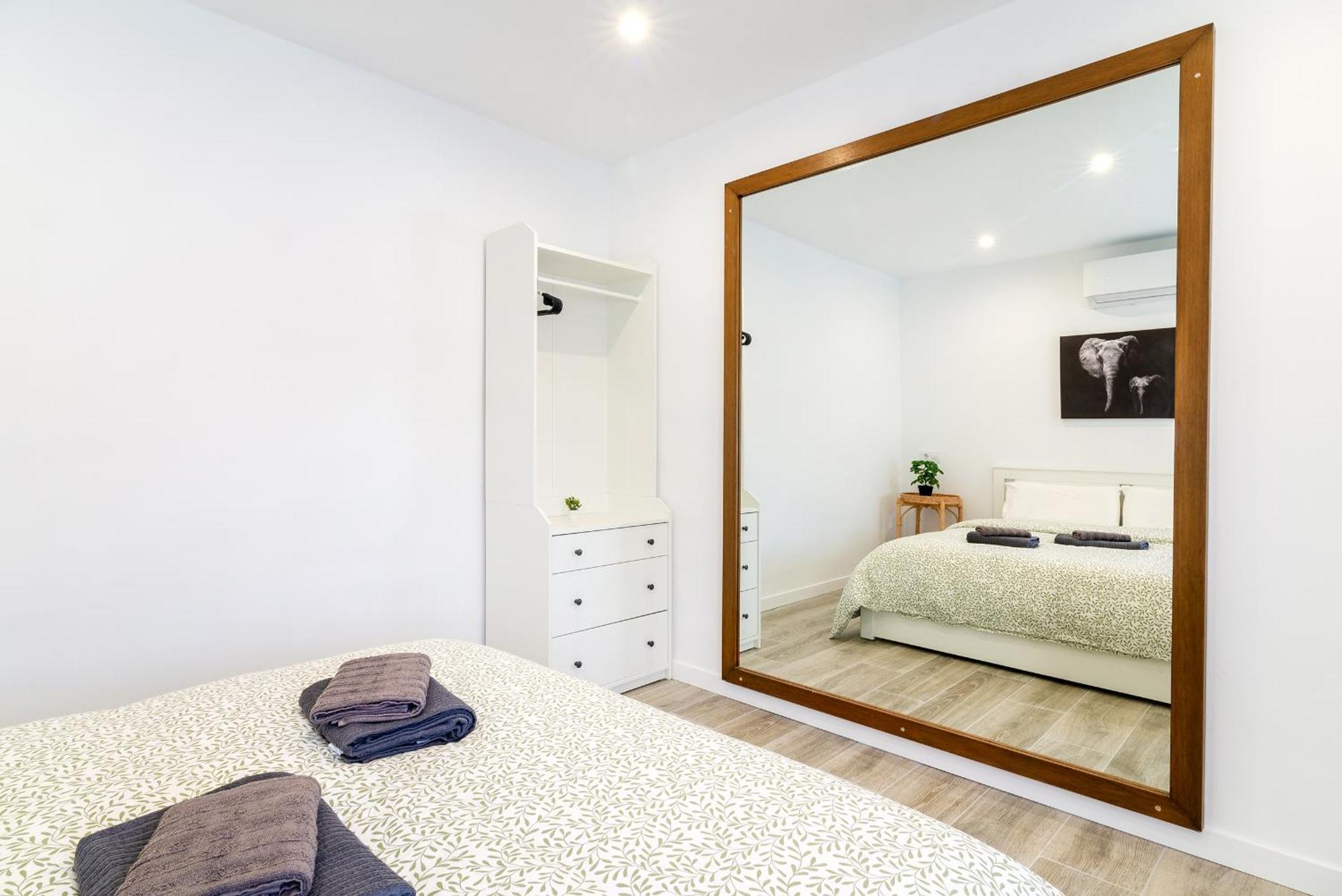 Salatan Apartments, Plaza Paris Apartment Lloret de Mar