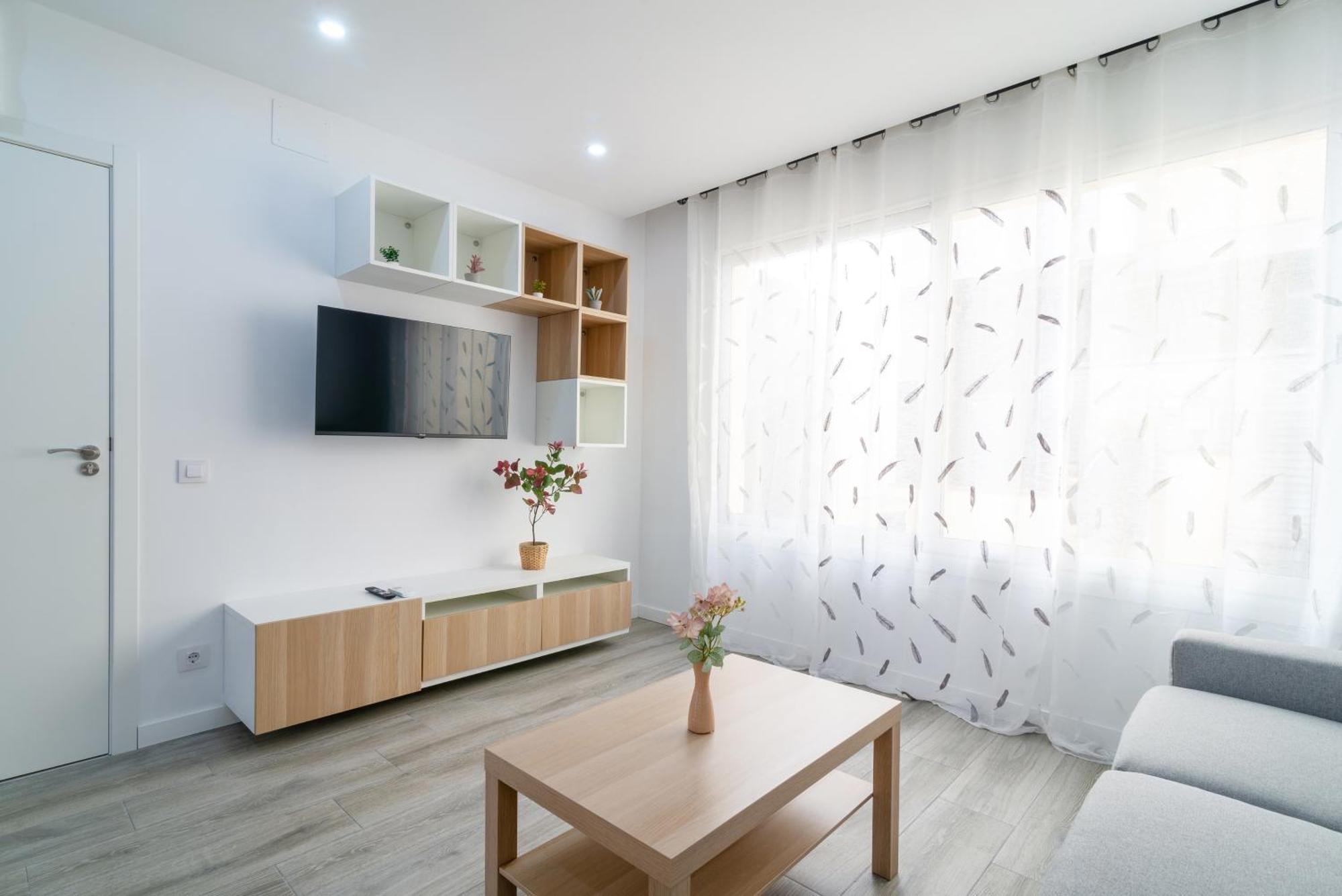 Salatan Apartments, Plaza Paris Apartment *